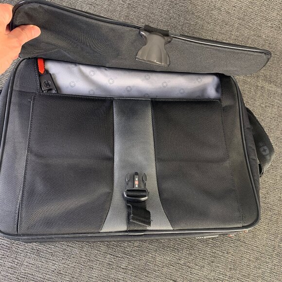 SwissGear 17” Laptop Case - shoulder wenger computer carry-on travel tote bag - Picture 8 of 13